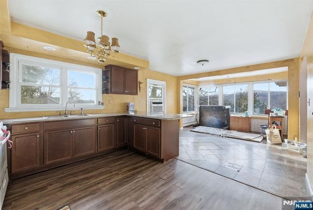 450 Skyline Lake Drive, Ringwood, NJ 07456