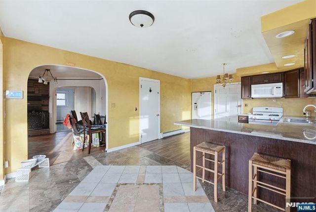 450 Skyline Lake Drive, Ringwood, NJ 07456