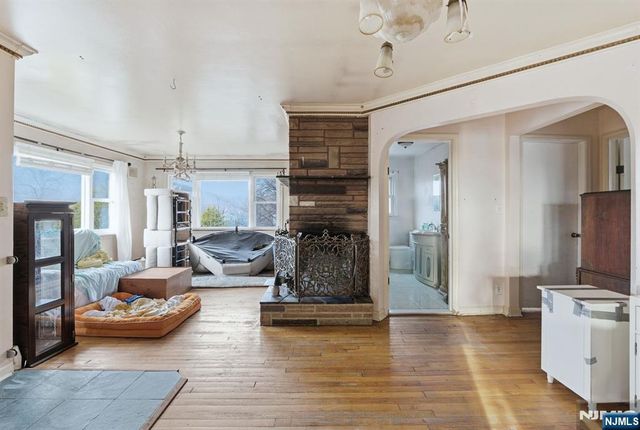 450 Skyline Lake Drive, Ringwood, NJ 07456