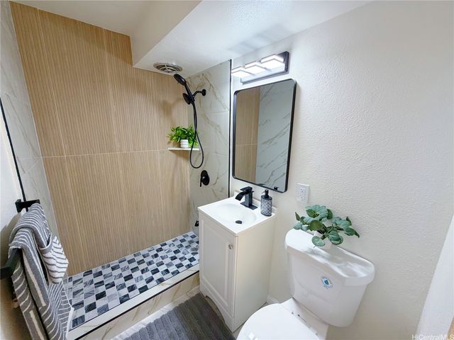 1427 Alexander Street 201, Honolulu, HI 96822
