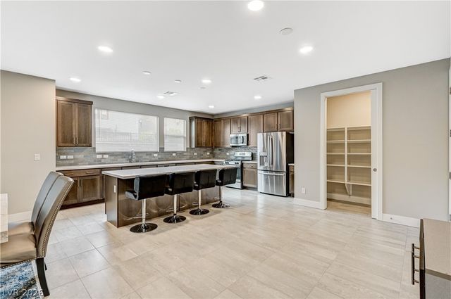 6853 Desert Finch Street, North Las Vegas, NV 89084