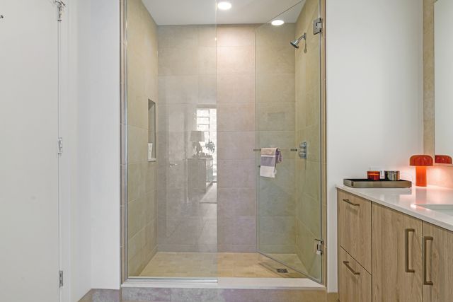 211 N Harbor Drive 905, Chicago, IL 60601