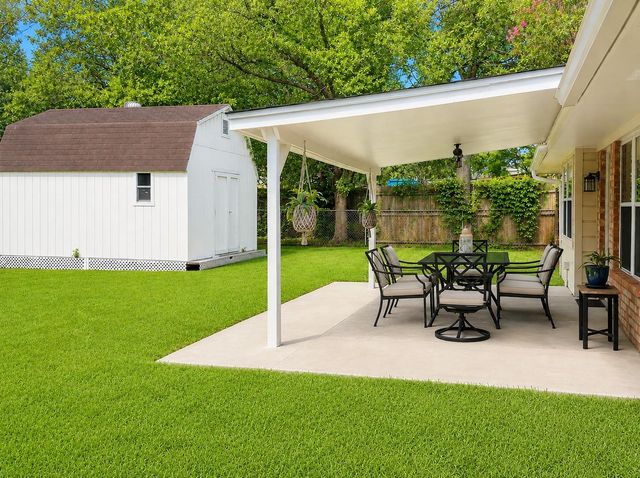707 Hildred Avenue, Conroe, TX 77303