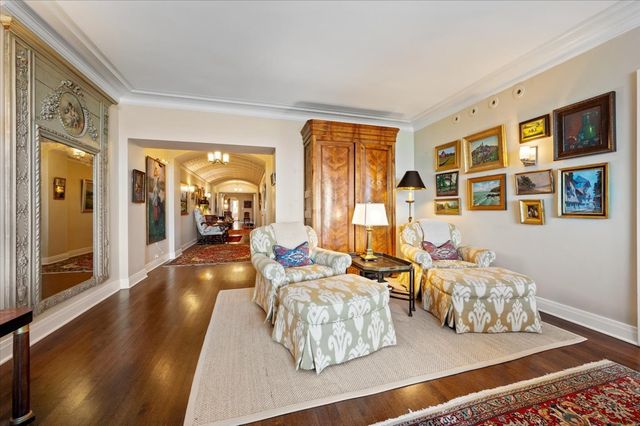 2130 N Lincoln Park West 9N, Chicago, IL 60614