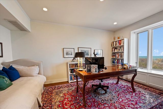 2130 N Lincoln Park West 9N, Chicago, IL 60614