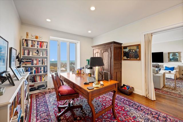 2130 N Lincoln Park West 9N, Chicago, IL 60614