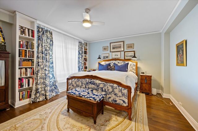 2130 N Lincoln Park West 9N, Chicago, IL 60614