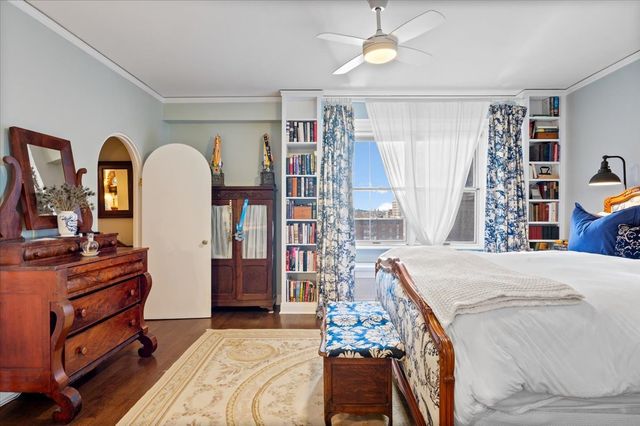 2130 N Lincoln Park West 9N, Chicago, IL 60614