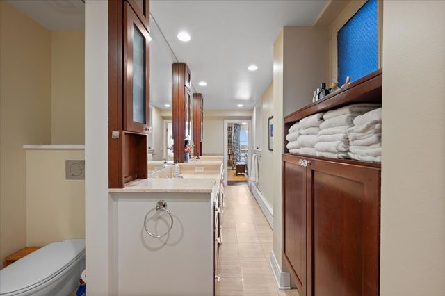 2130 N Lincoln Park West 9N, Chicago, IL 60614