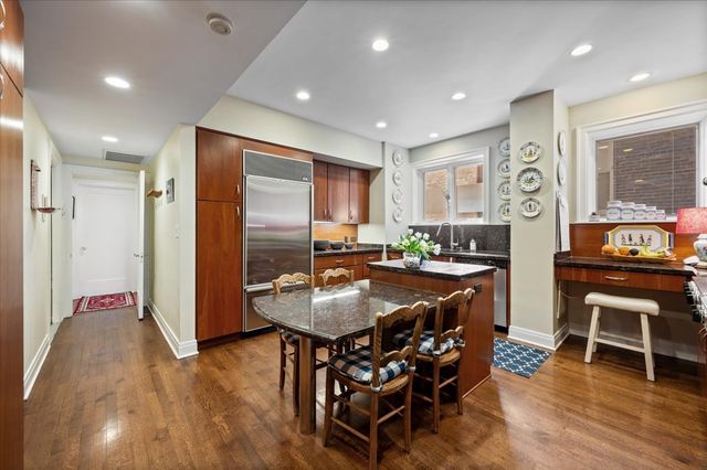 2130 N Lincoln Park West 9N, Chicago, IL 60614