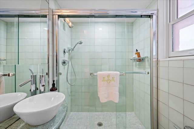 2130 N Lincoln Park West 9N, Chicago, IL 60614