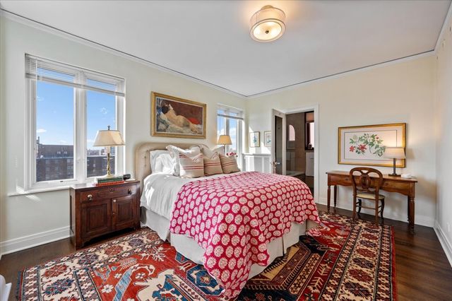 2130 N Lincoln Park West 9N, Chicago, IL 60614