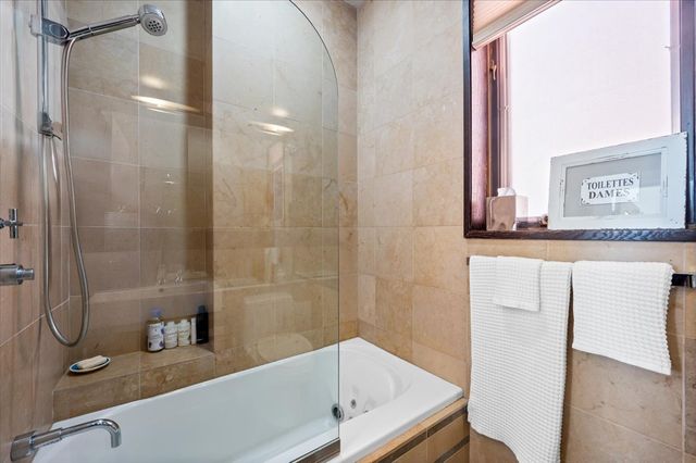 2130 N Lincoln Park West 9N, Chicago, IL 60614