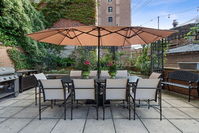 2130 N Lincoln Park West 9N, Chicago, IL 60614