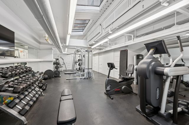 2130 N Lincoln Park West 9N, Chicago, IL 60614