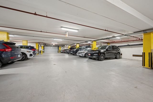 2130 N Lincoln Park West 9N, Chicago, IL 60614