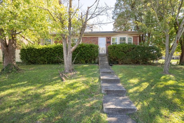 572 Folkstone Drive, Lexington, KY 40517