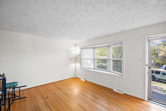 572 Folkstone Drive, Lexington, KY 40517