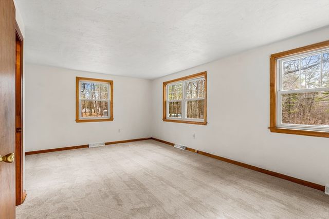 17 Ciccone Way, Billerica, MA 01821