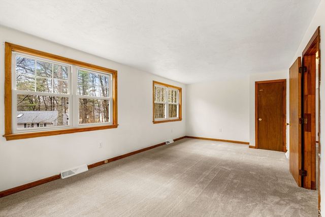 17 Ciccone Way, Billerica, MA 01821