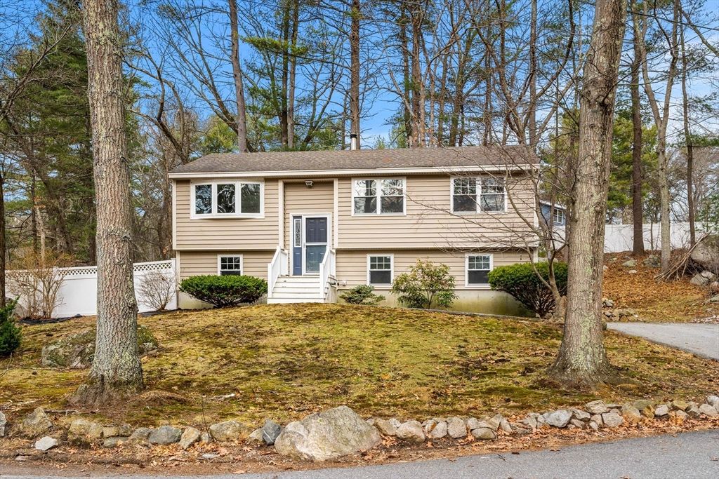 17 Ciccone Way, Billerica, MA 01821