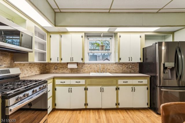 515 E Blancke St, Linden City, NJ 07036