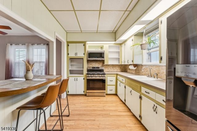 515 E Blancke St, Linden City, NJ 07036