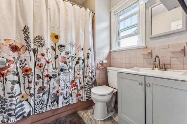 515 E Blancke St, Linden City, NJ 07036