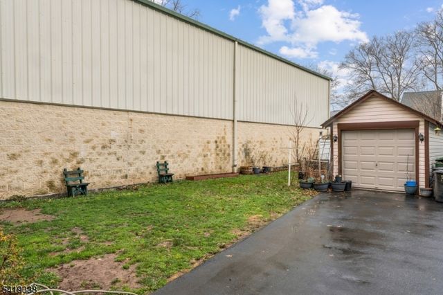 515 E Blancke St, Linden City, NJ 07036