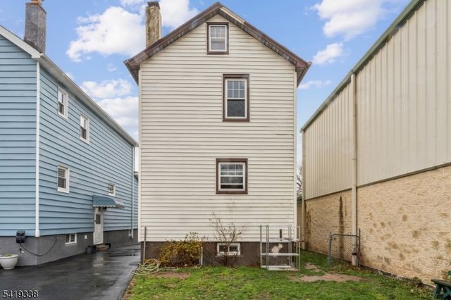 515 E Blancke St, Linden City, NJ 07036