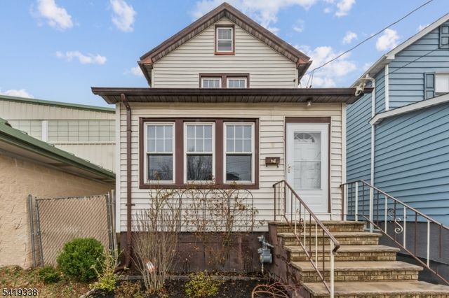 515 E Blancke St, Linden City, NJ 07036