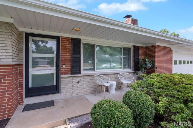 11134 Saucier Drive, Creve Coeur, MO 63141
