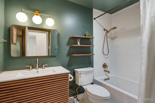11134 Saucier Drive, Creve Coeur, MO 63141