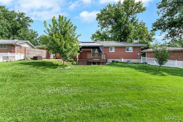 11134 Saucier Drive, Creve Coeur, MO 63141
