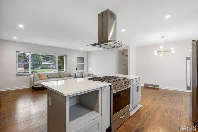 11134 Saucier Drive, Creve Coeur, MO 63141