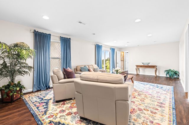 3326 Falling Brook Way, Burlington, KY 41005
