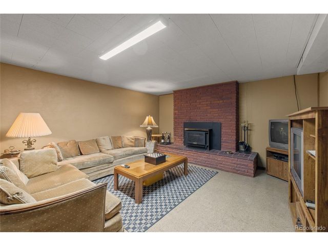171 Fordham Cir, Pueblo, CO 81005
