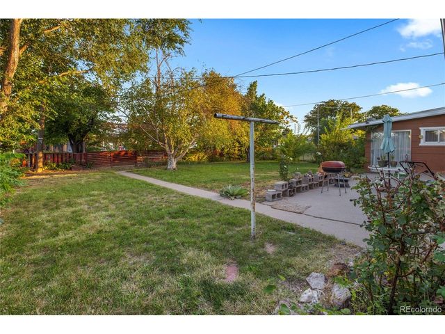 171 Fordham Cir, Pueblo, CO 81005