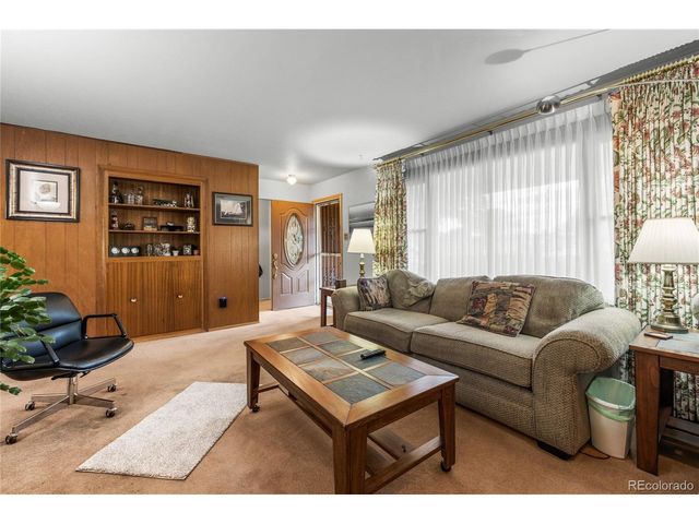 171 Fordham Cir, Pueblo, CO 81005