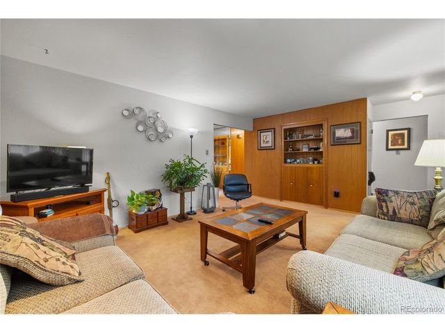 171 Fordham Cir, Pueblo, CO 81005