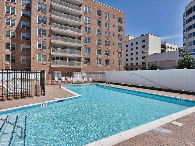 410 E Broadway 2F, Long Beach, NY 11561