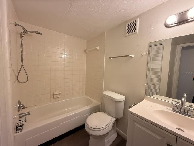 920 LAKE DESTINY ROAD C, Altamonte Springs, FL 32714