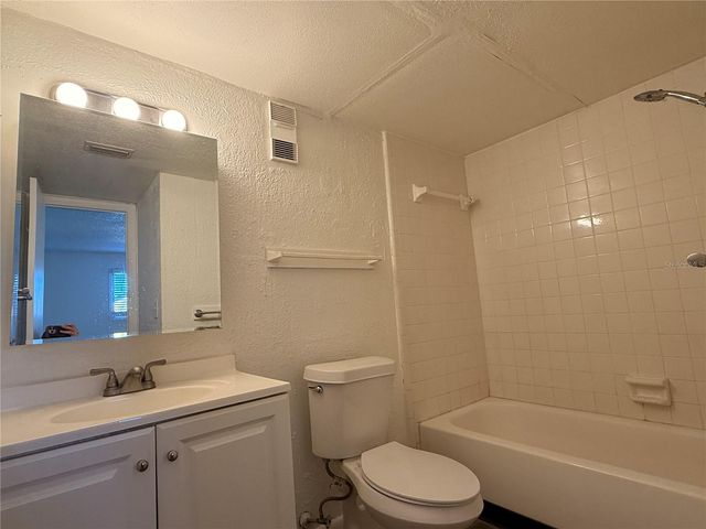 920 LAKE DESTINY ROAD C, Altamonte Springs, FL 32714