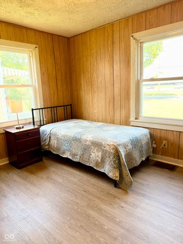 2921 10th Street, Columbus, IN 47201