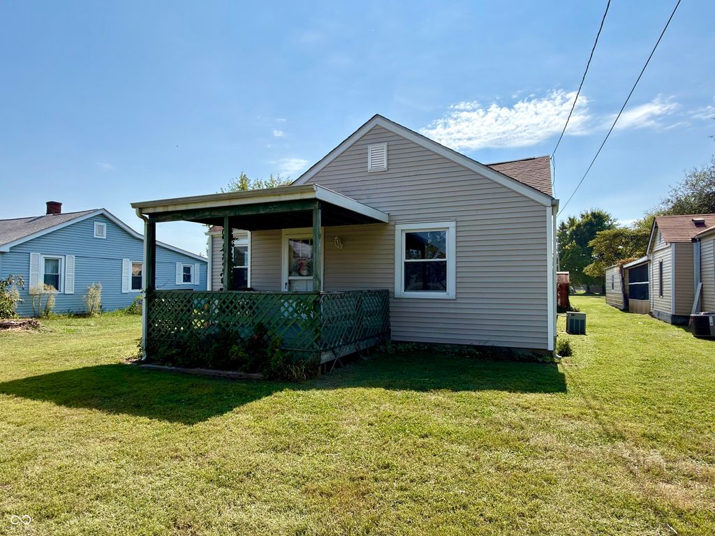 2921 10th Street, Columbus, IN 47201