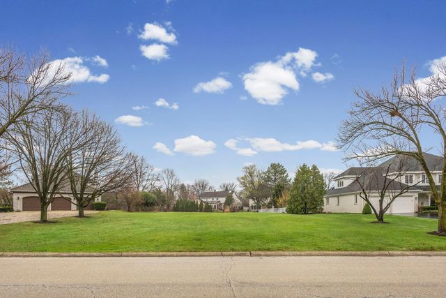343 Hambletonian Drive, Oak Brook, IL 60523