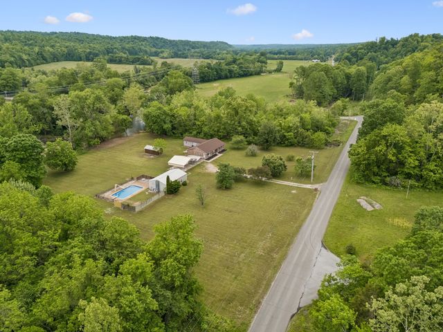 1397 Blue Creek Road, E, Waverly, TN 37185