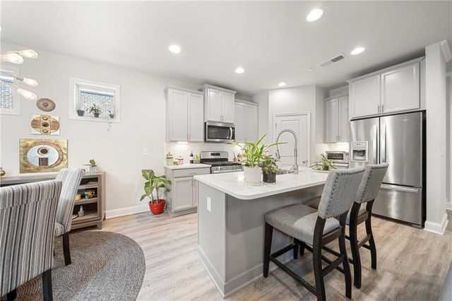 130 Maple Creek Way, Woodstock, GA 30188