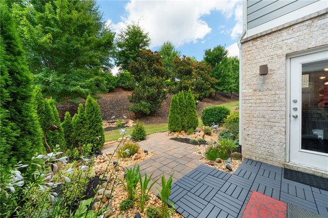 130 Maple Creek Way, Woodstock, GA 30188