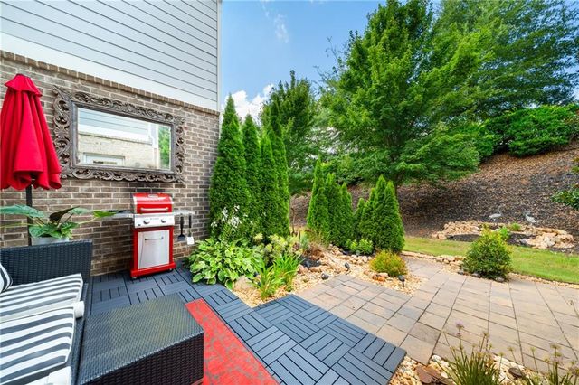 130 Maple Creek Way, Woodstock, GA 30188